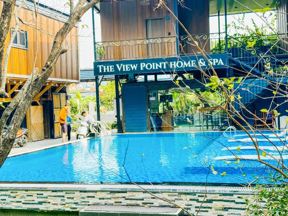 Property building, Day, Pool view, Swimming pool