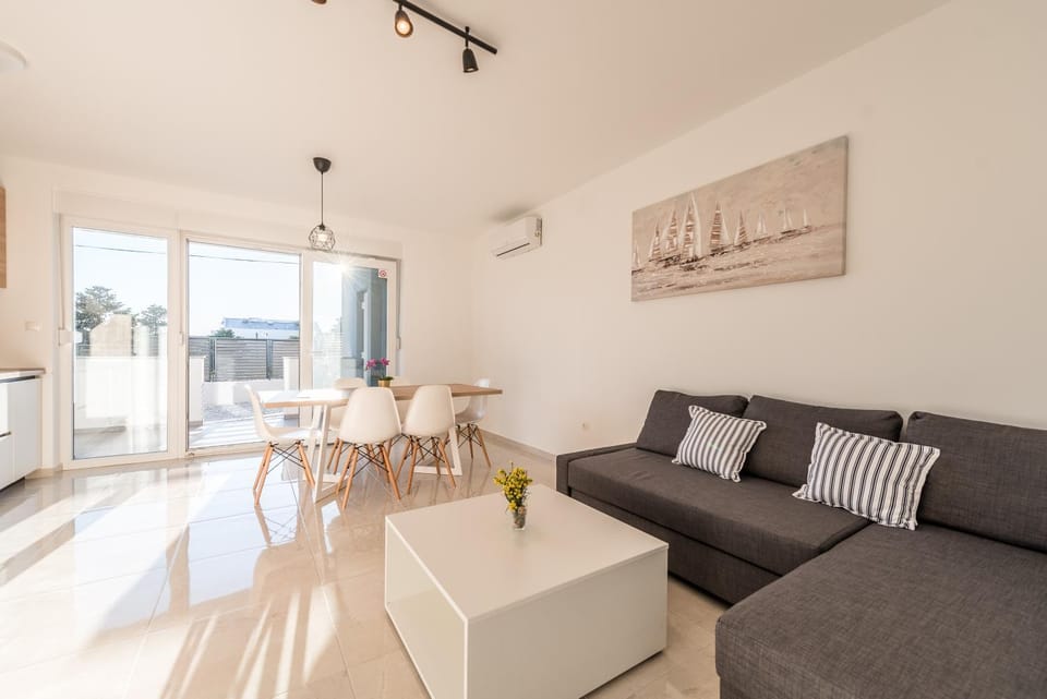 Villa Lena luxury apartments with Pool Apartment in Novalja