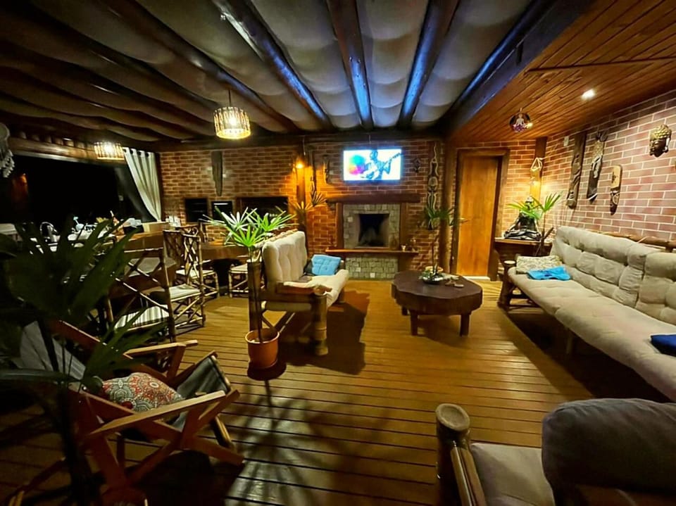 Communal lounge/ TV room, BBQ facilities, Library, Seating area