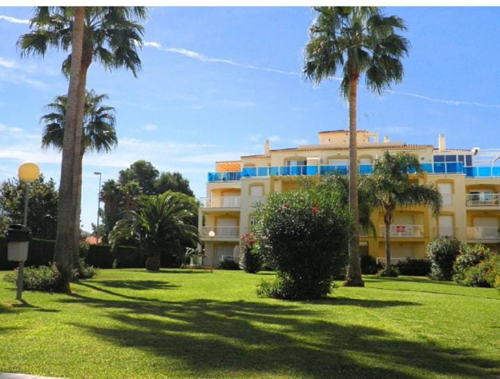 Property building, Garden