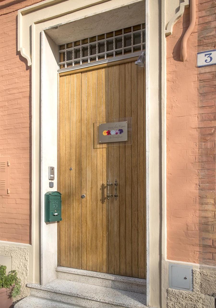 Facade/entrance