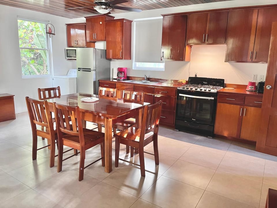 Kitchen or kitchenette, Dining area, oven, stove, toaster