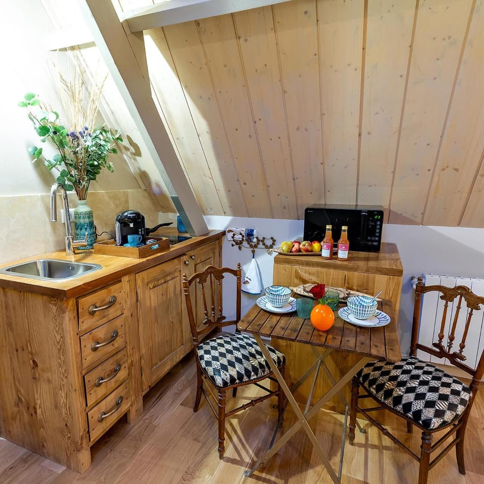 OURS EN BAY - Studio Cocon pour amoureux avec parking gratuit tout à pieds - près de la Chapelle des marins et de la Baie Apartment in Hauts-de-France