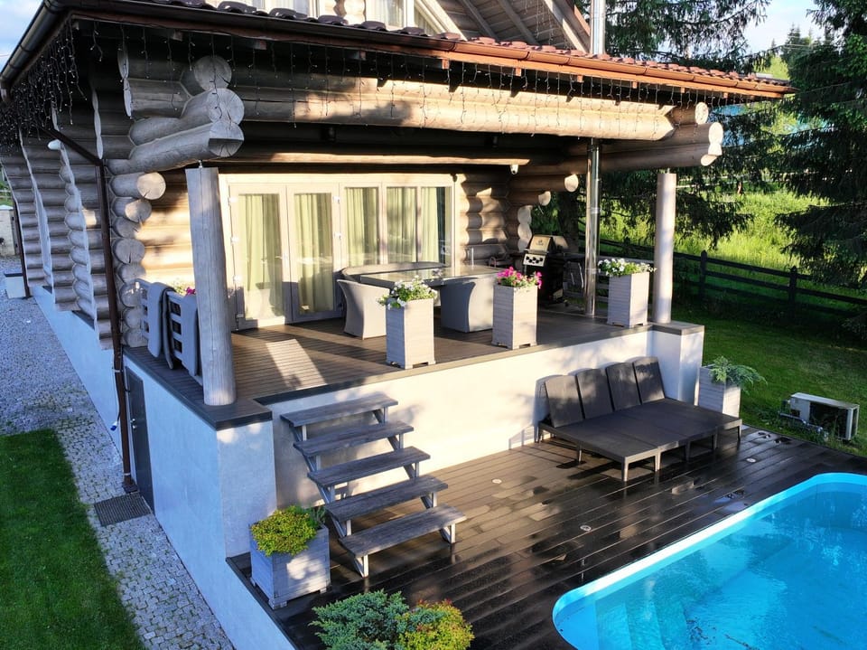 Property building, Balcony/Terrace, Swimming pool