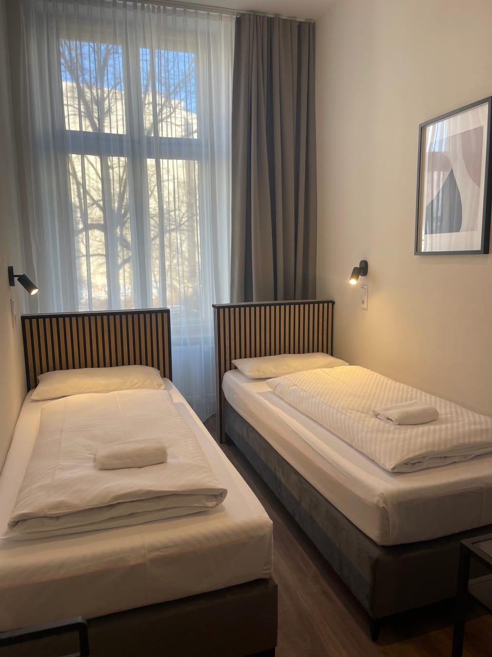 Motel Blue - Minimalist Boutique Hotel Bed and Breakfast in Berlin