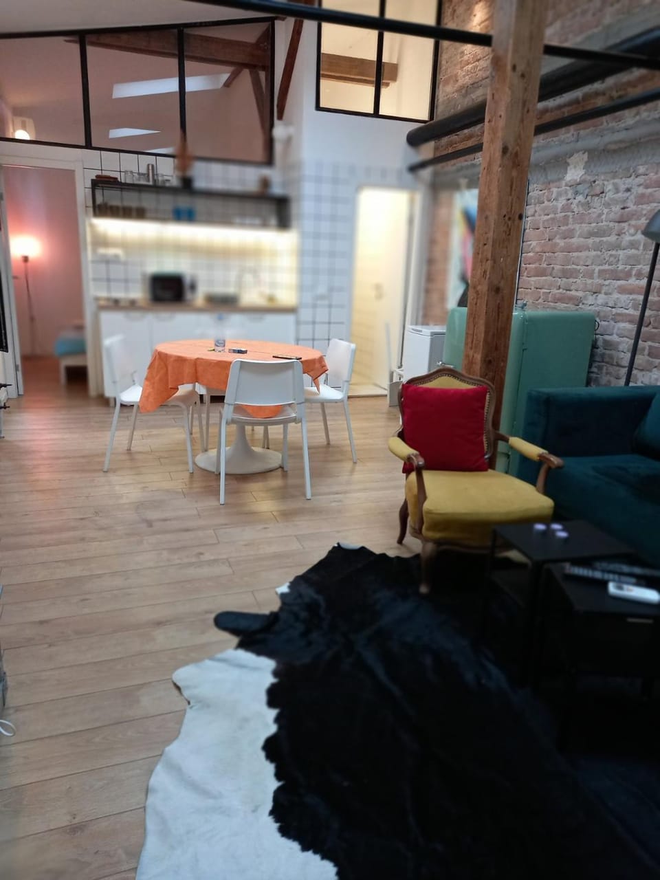 Living room, Seating area, Dining area