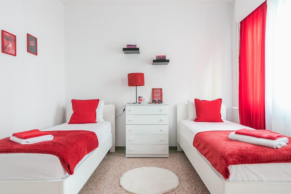 Nearby landmark, Restaurant/places to eat, Bed, Neighbourhood, Photo of the whole room, Bedroom, Supermarket/grocery shop