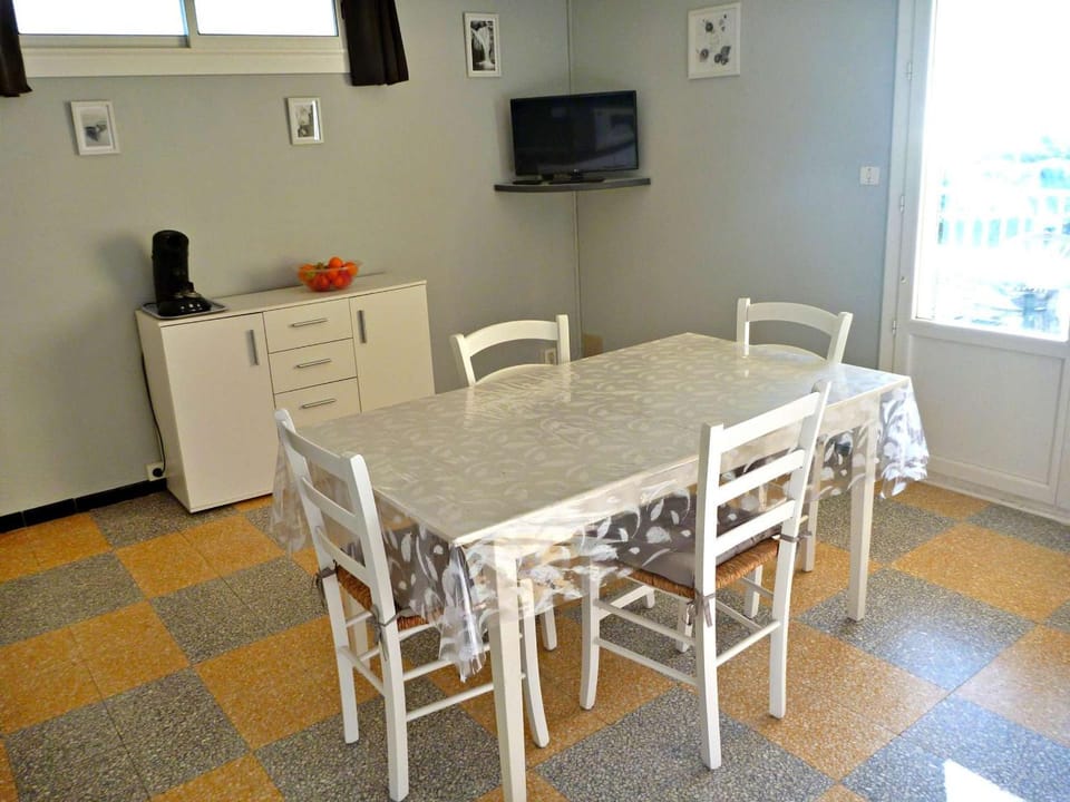 Appartement à 2 pas de la plage avec terrasse et parking - FR-1-387-150 Apartment in Marseillan