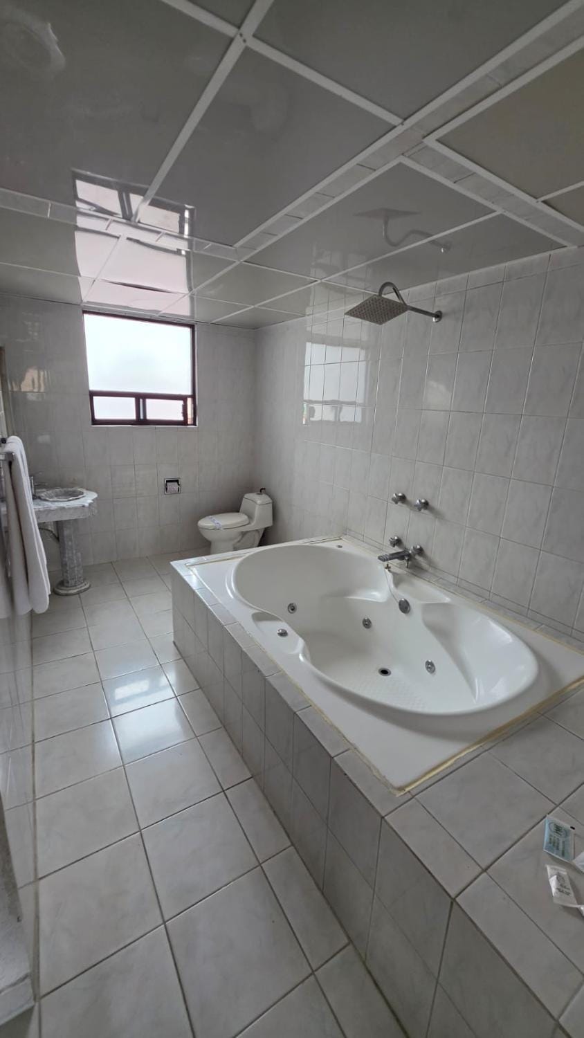 Hot Tub, Bath