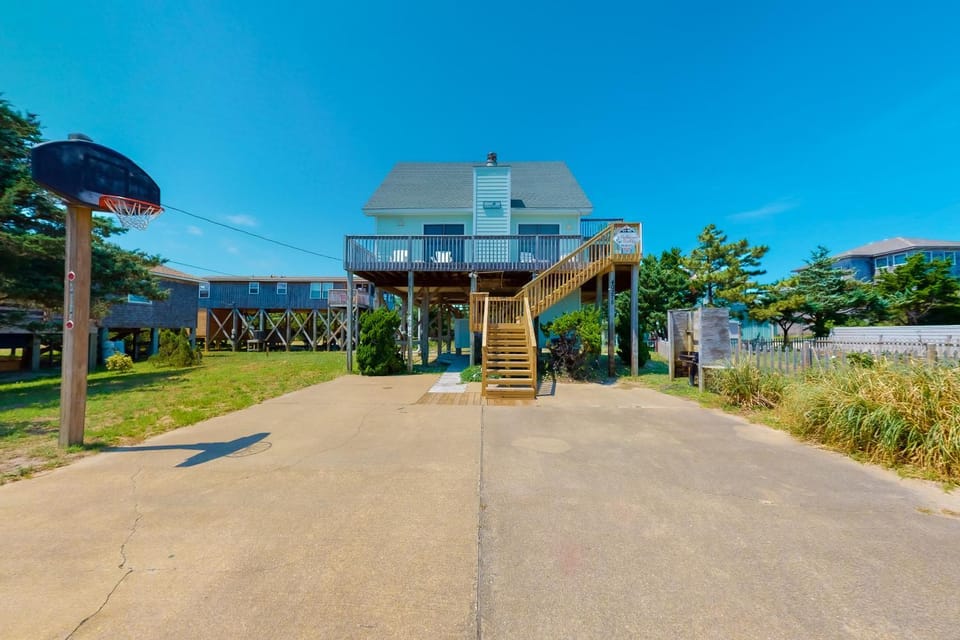 AVHC41 Outrigger Cottage on Hatteras Island House in Avon