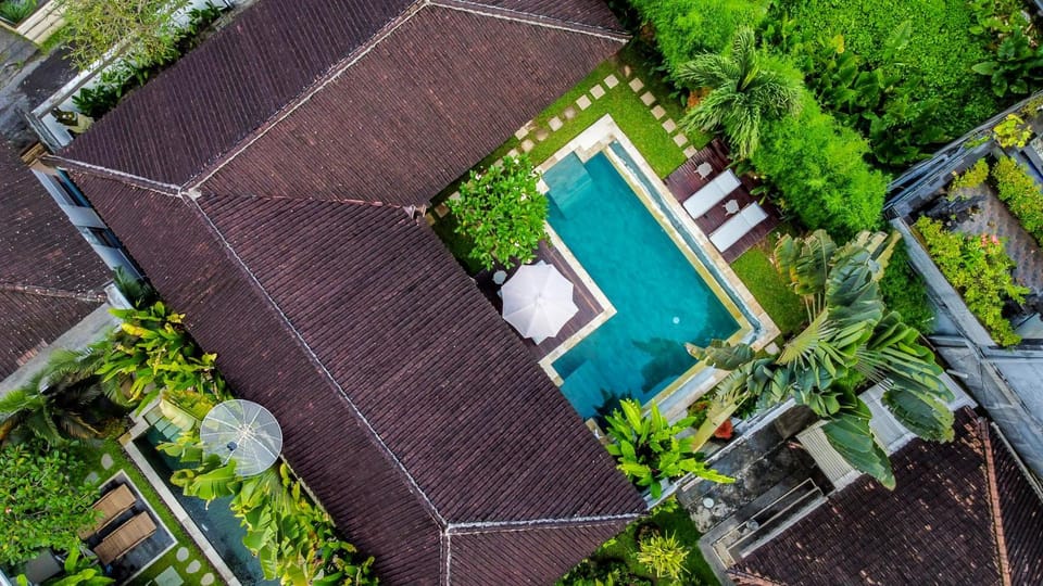 Property building, Swimming pool, internet
