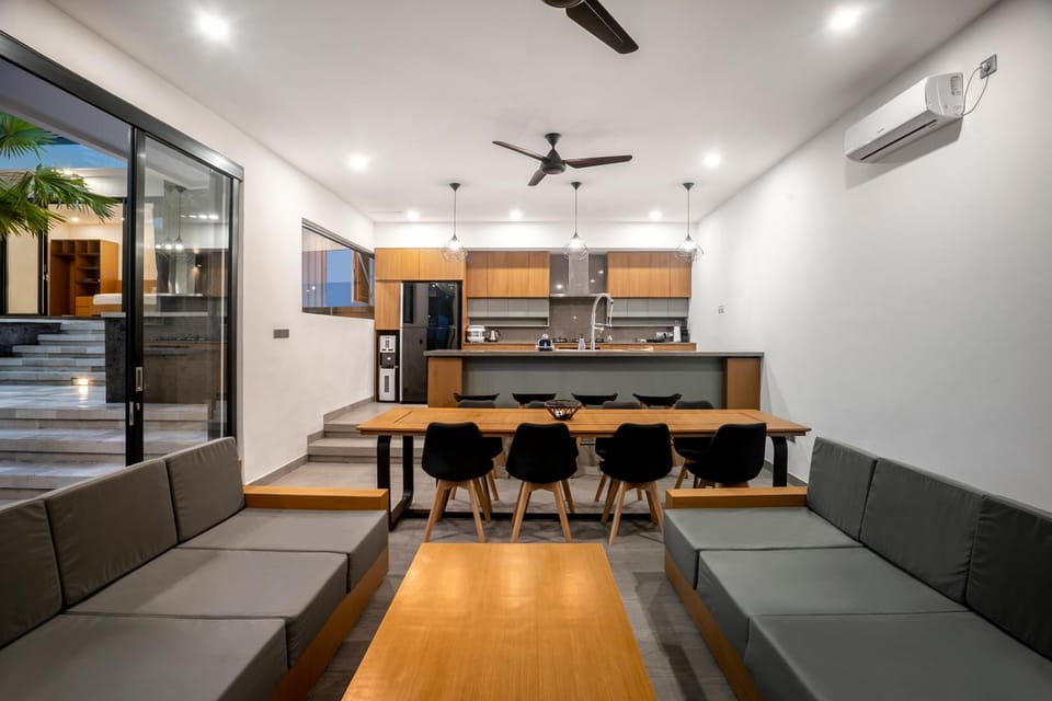 Kitchen or kitchenette, Living room, Seating area, Dining area, air conditioner