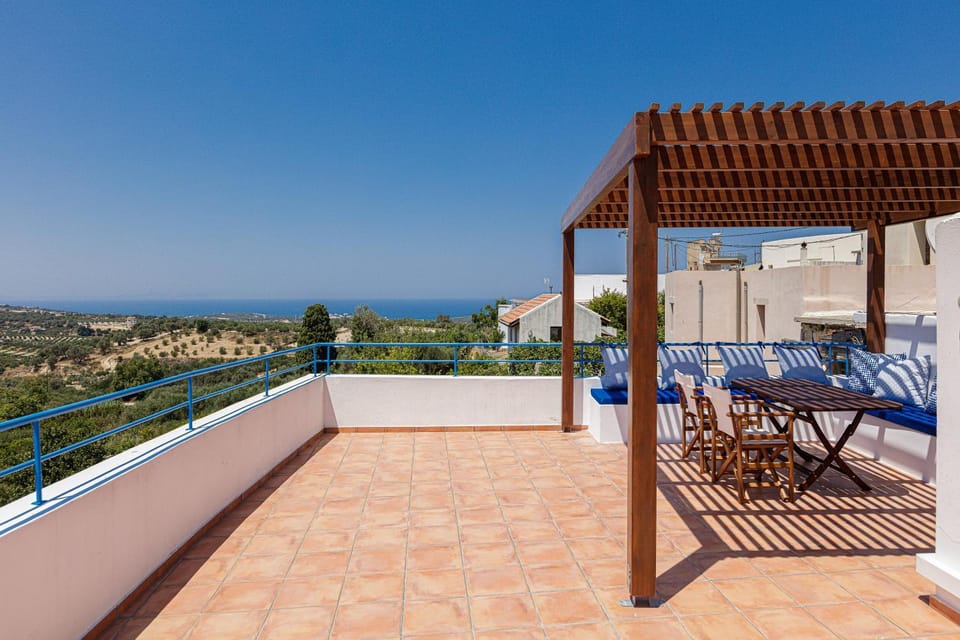 View (from property/room), Balcony/Terrace, Dining area, Sea view, sunbed