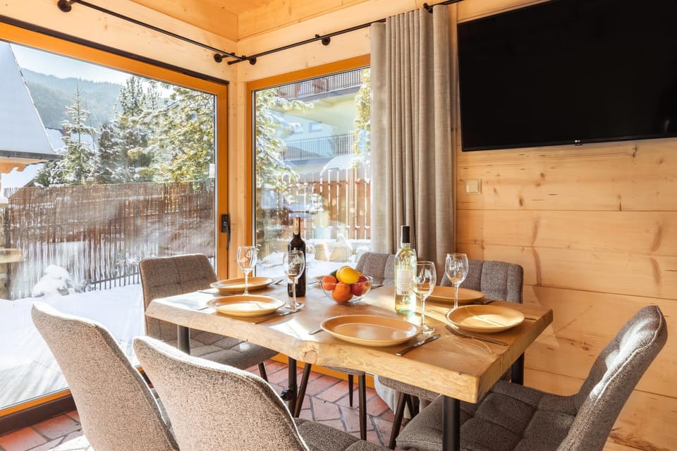 Patio, Dining area