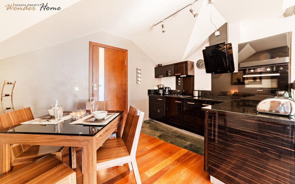 Kitchen or kitchenette, Living room, Seating area, Dining area, oven, pet friendly, stove