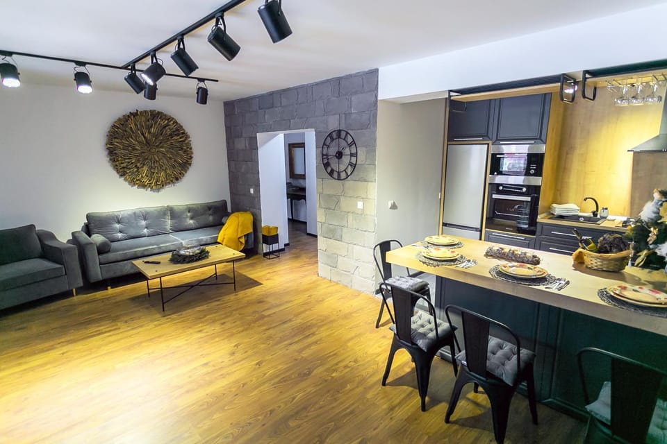 Kitchen or kitchenette, Living room, Decorative detail, Seating area, Dining area