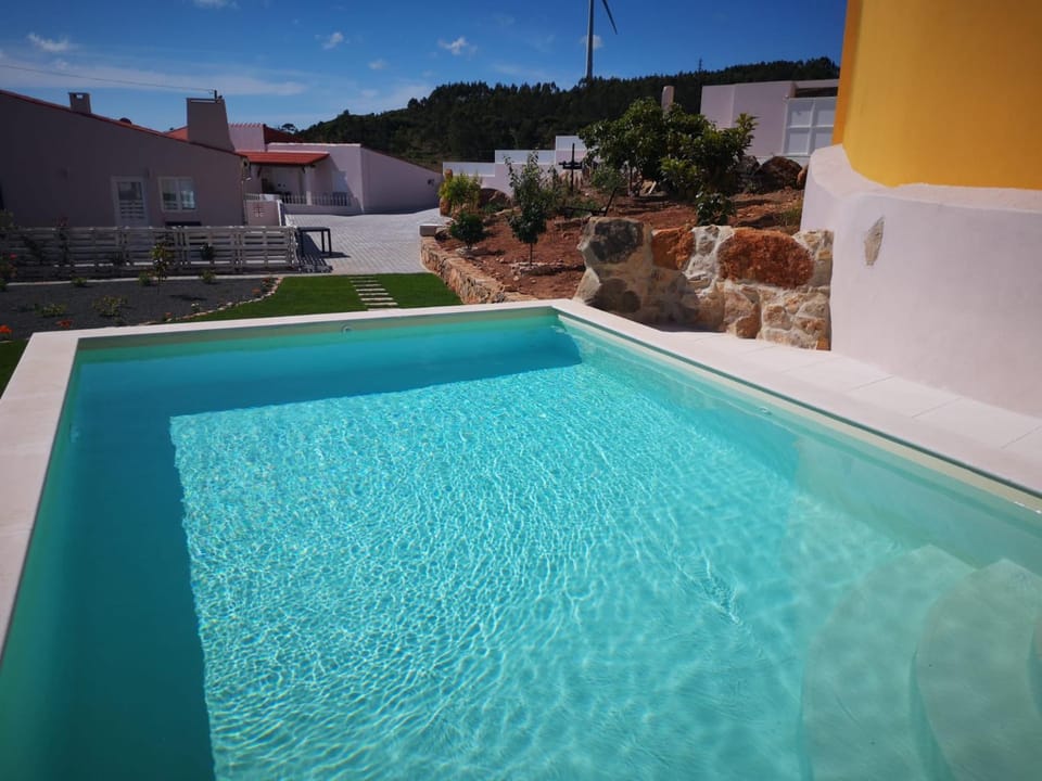 Feather House House in Peniche