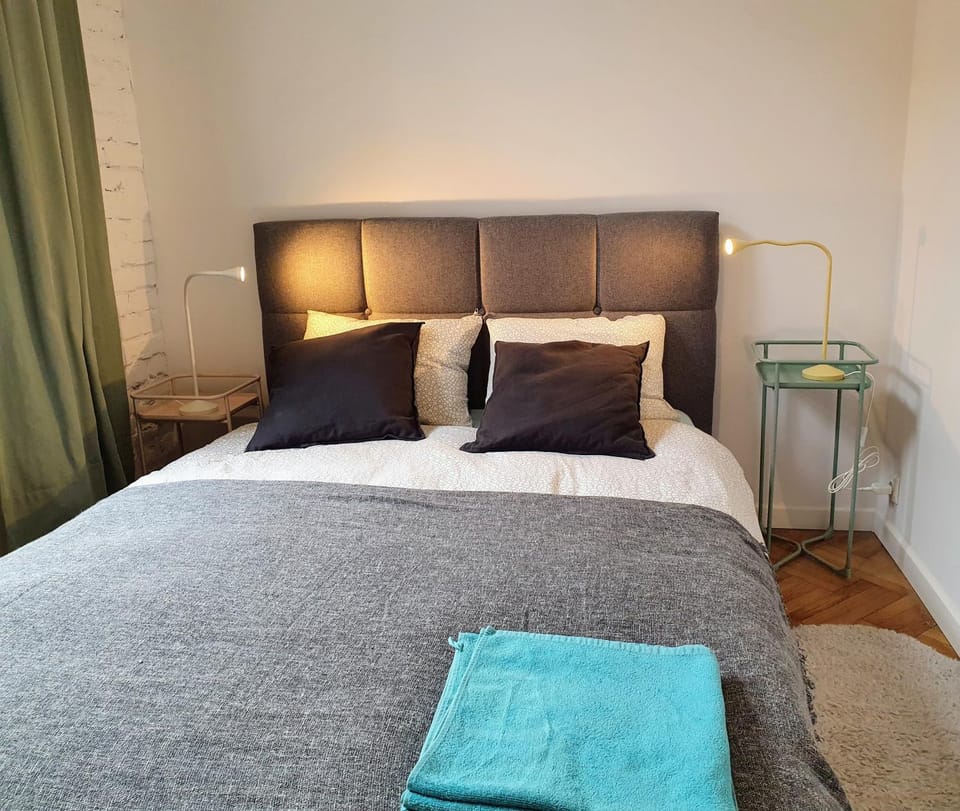 Bed, Bedroom