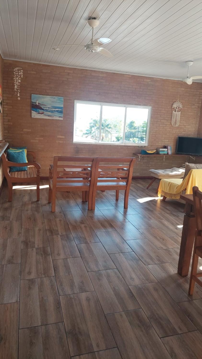 Cobertura na Enseada a 80 m da areia Apartment hotel in State of São Paulo