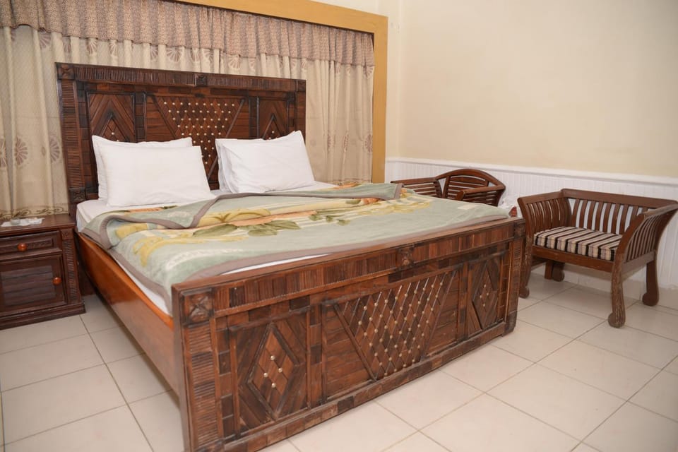 Bedroom, bunk bed