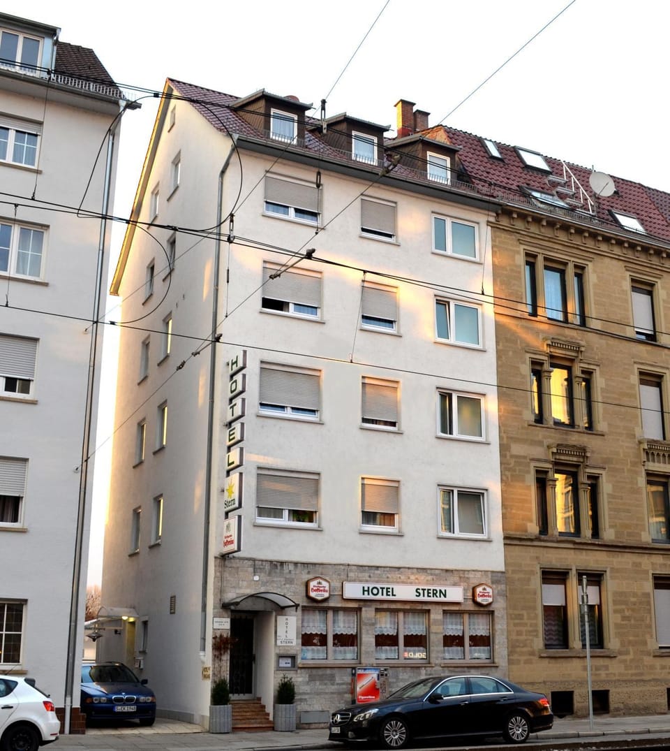 Facade/entrance, Bird's eye view