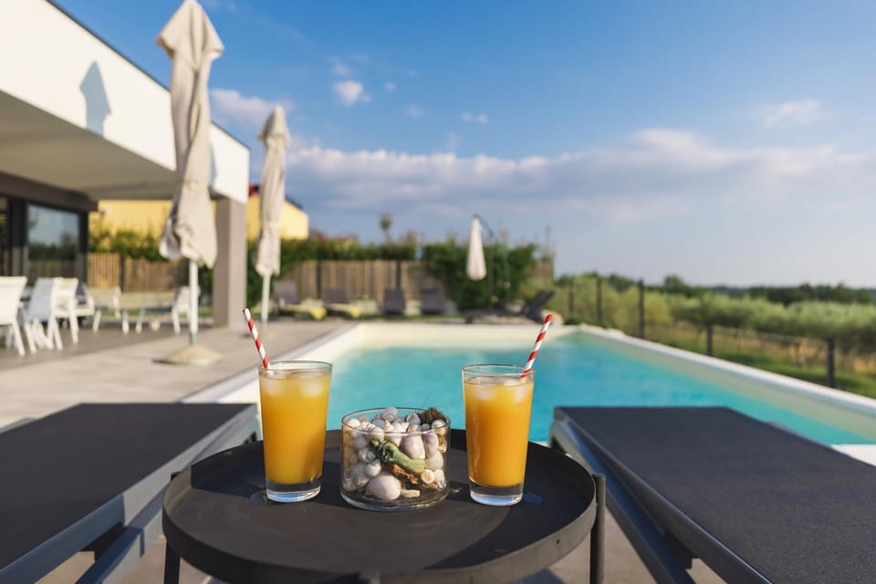 Beach, Swimming pool