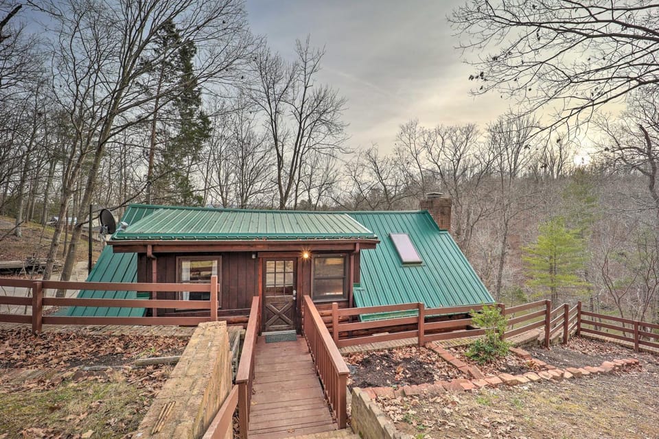 Relaxing Retreat w/ Private Dock on Claytor Lake! House in Claytor Lake