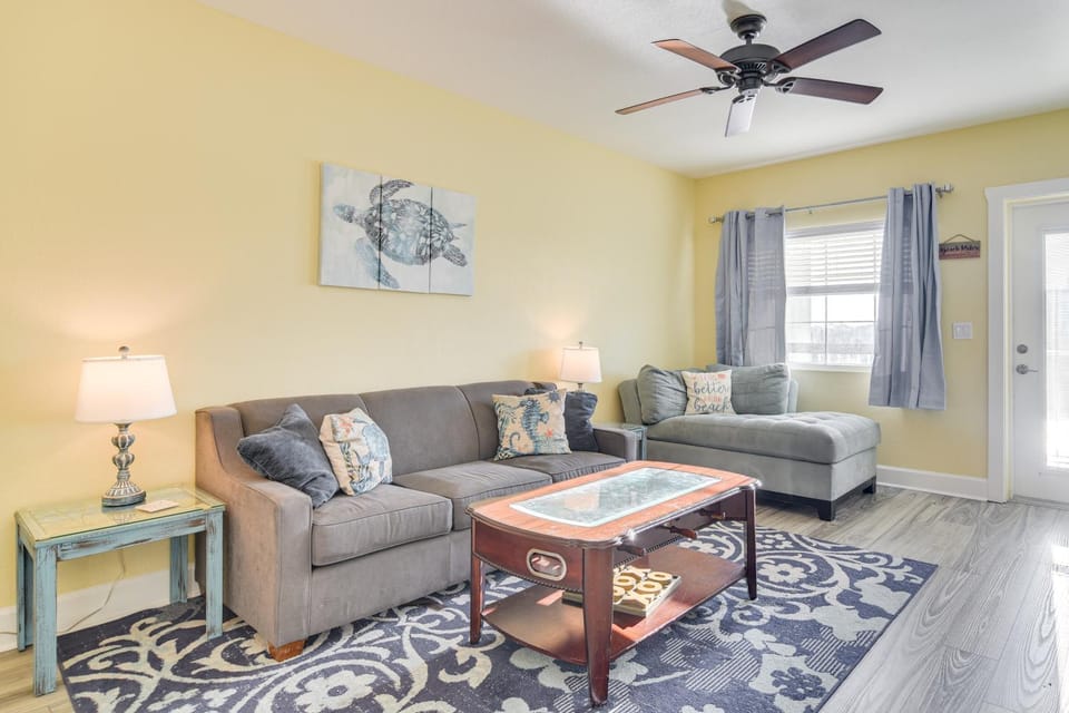 Waterfront Condo w/ Water Park, Walk to the Beach! House in Indian Rocks Beach