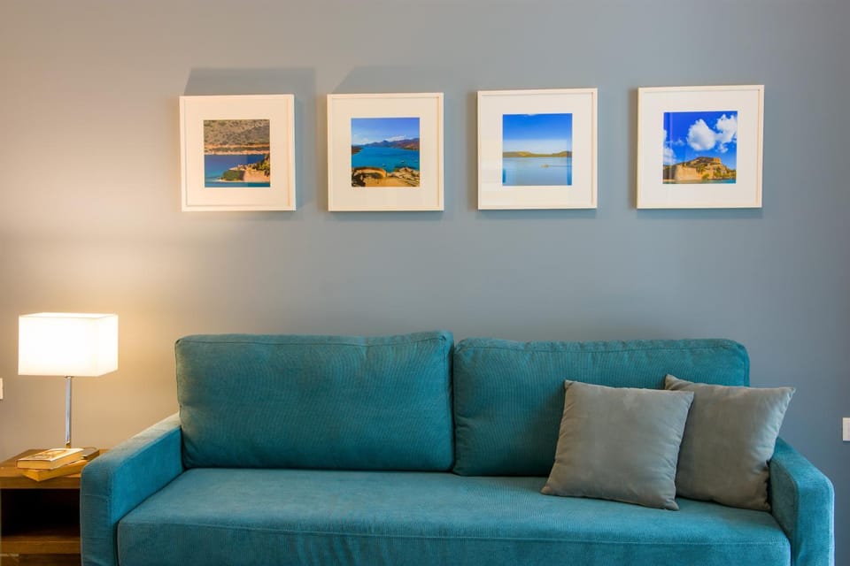 Decorative detail, Seating area, Facility for disabled guests