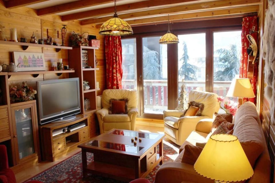 TV and multimedia, Living room, Lounge or bar