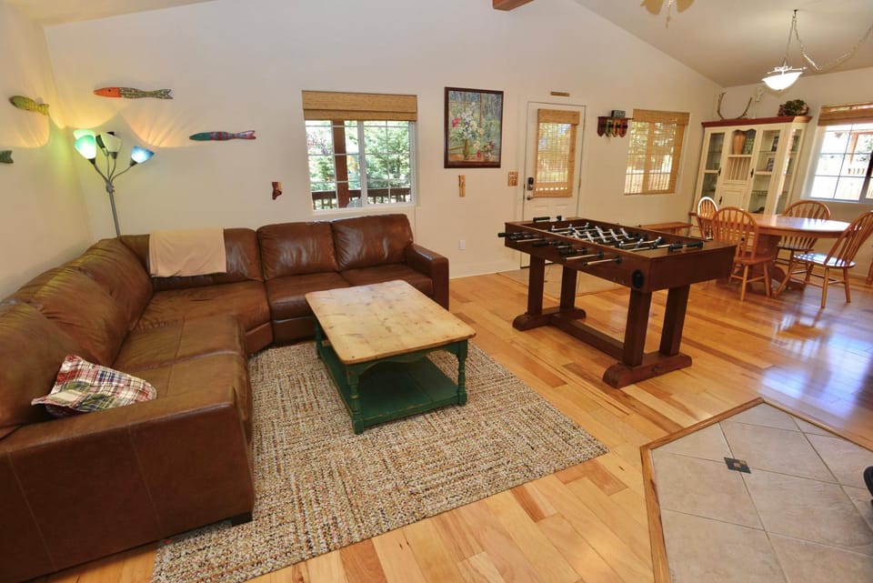 Hubbard Cabin by Casago McCall - Donerightmanagement Cabin in McCall