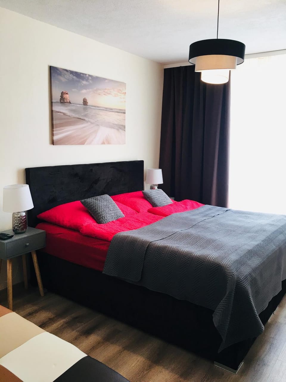 Photo of the whole room, Bedroom