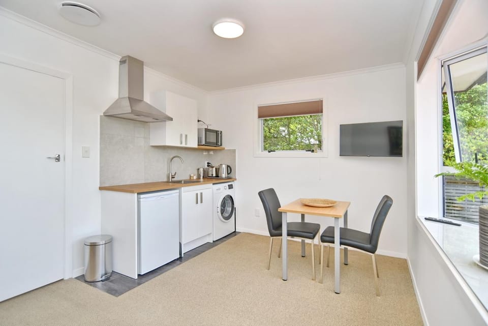 TV and multimedia, Kitchen or kitchenette, Dining area