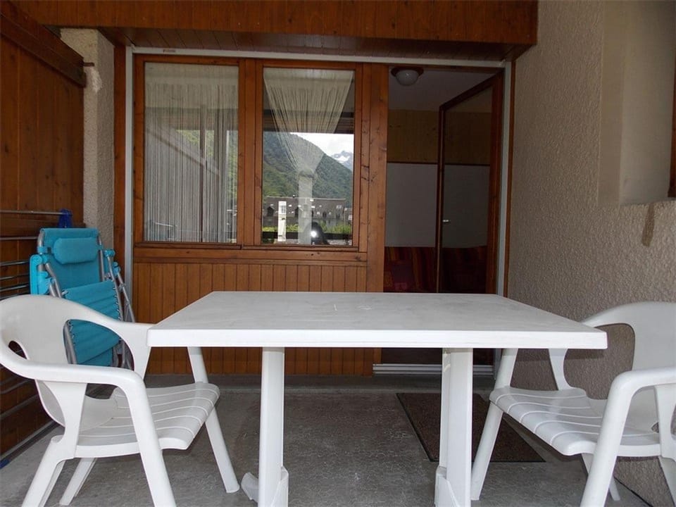 Studio sud calme avec balcon et parking - Proche thermes et centre - FR-1-313-130 Apartment in Occitanie