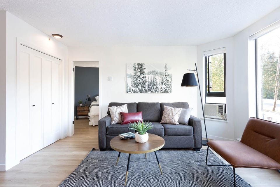 Contemporary & Spacious Slopeside 1BR Getaway Apartment in Whistler