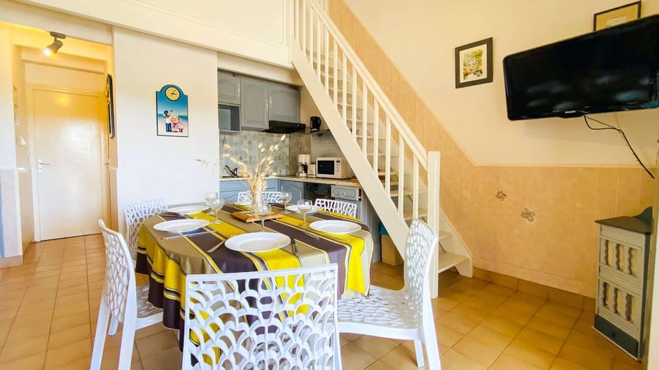 TV and multimedia, Kitchen or kitchenette, Seating area, Dining area, pet friendly
