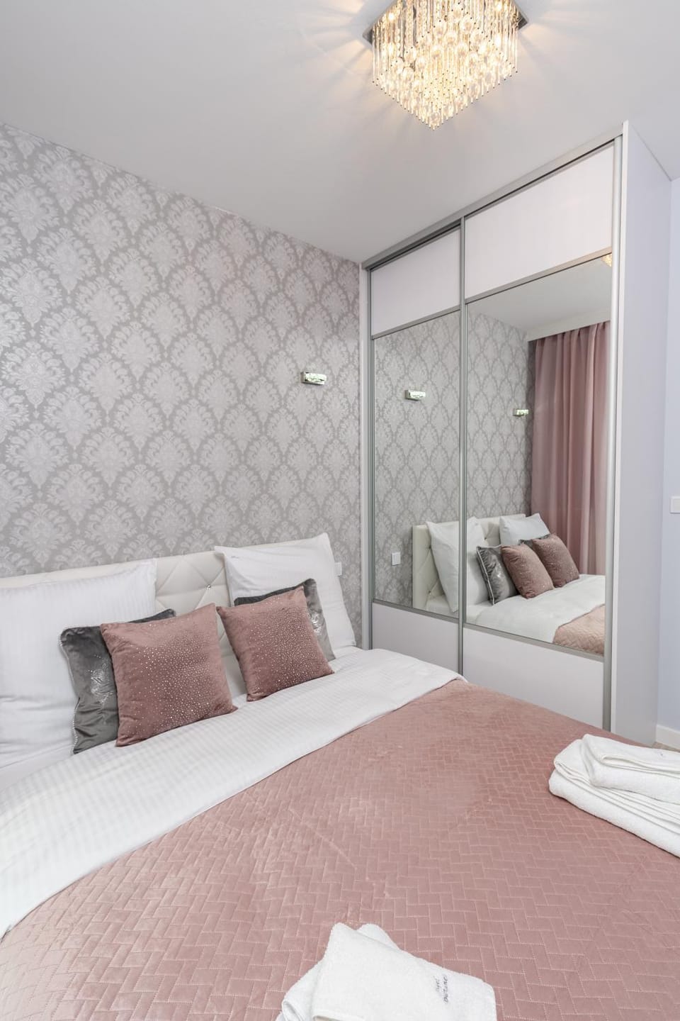 Bed, Photo of the whole room, Bedroom, towels, wardrobe