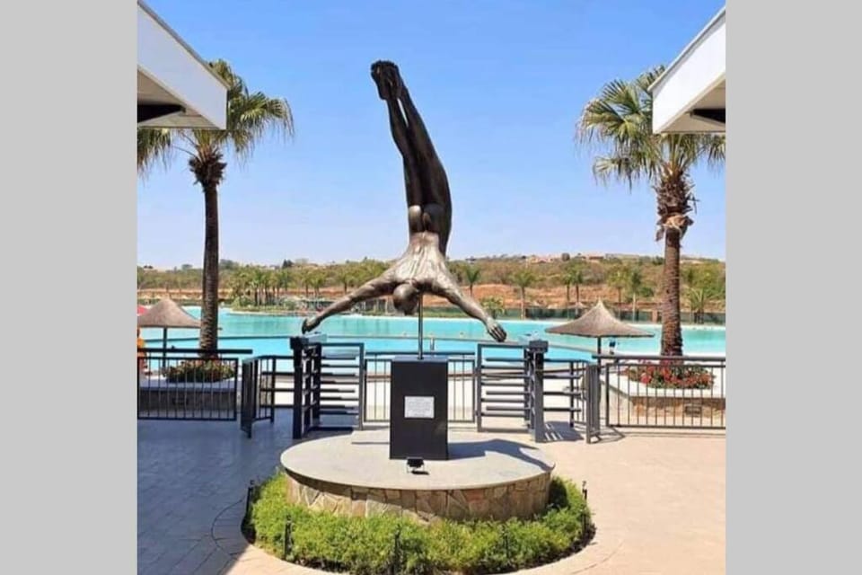 Nearby landmark, Natural landscape, Pool view
