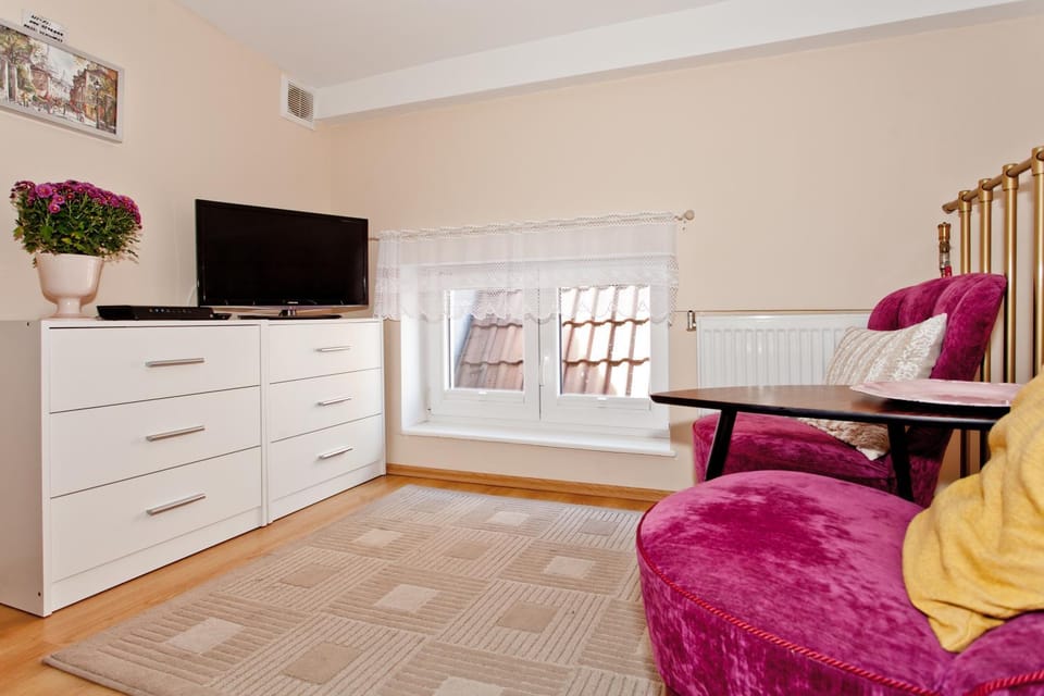 TV and multimedia, Seating area