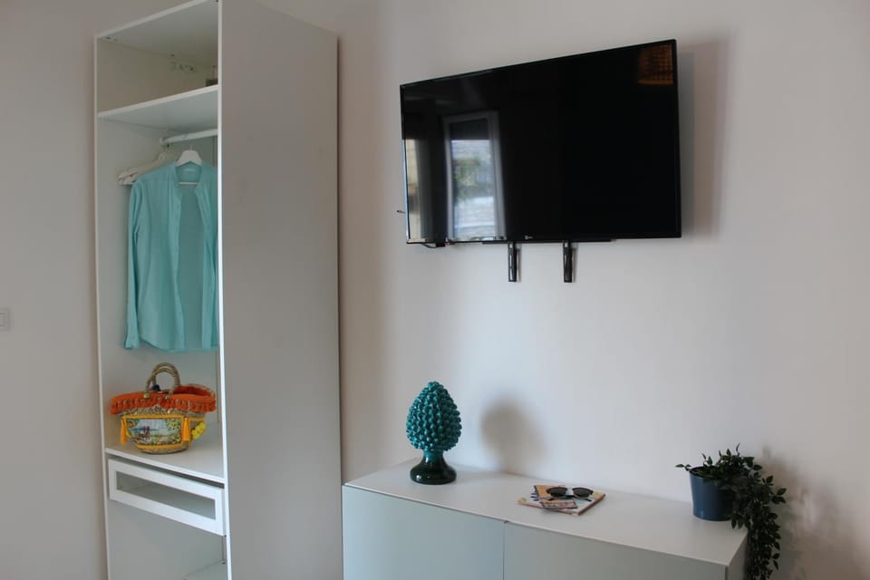 Anto's Apartment - Giardini Naxos House in Naxos