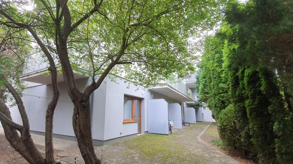 Property building, Natural landscape, Garden, Balcony/Terrace, Balcony/Terrace