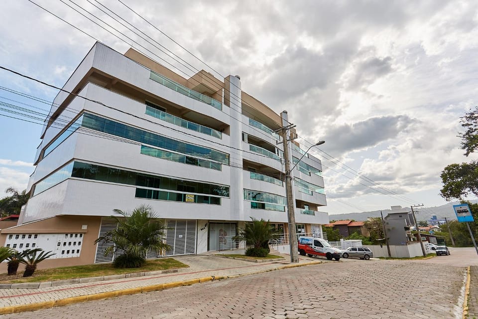 1070 Lindo Apartamento na praia de Bombas 2 dormitórios Apartment in Bombinhas