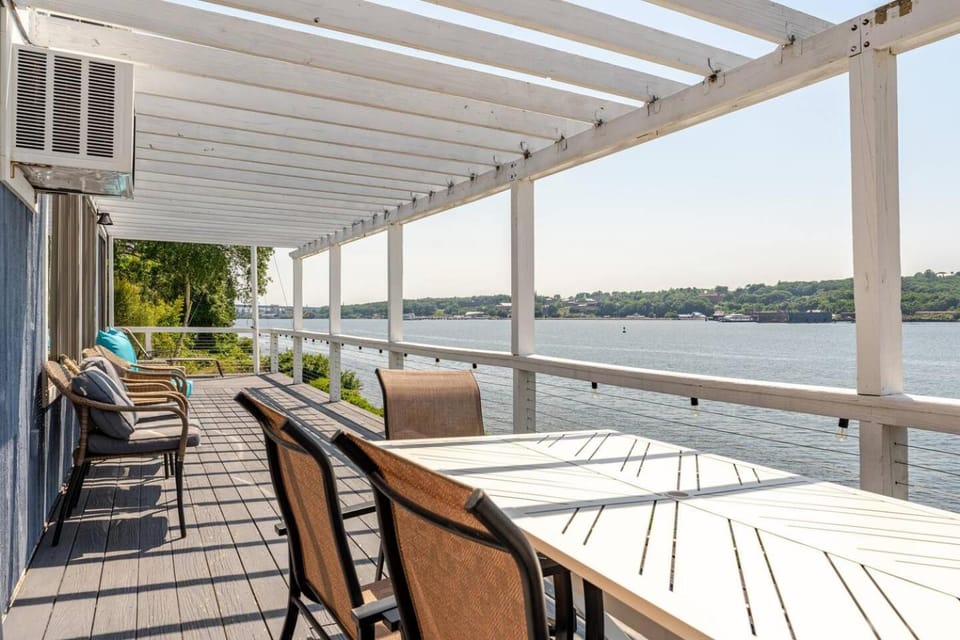 Natural landscape, View (from property/room), Balcony/Terrace, Seating area, Dining area