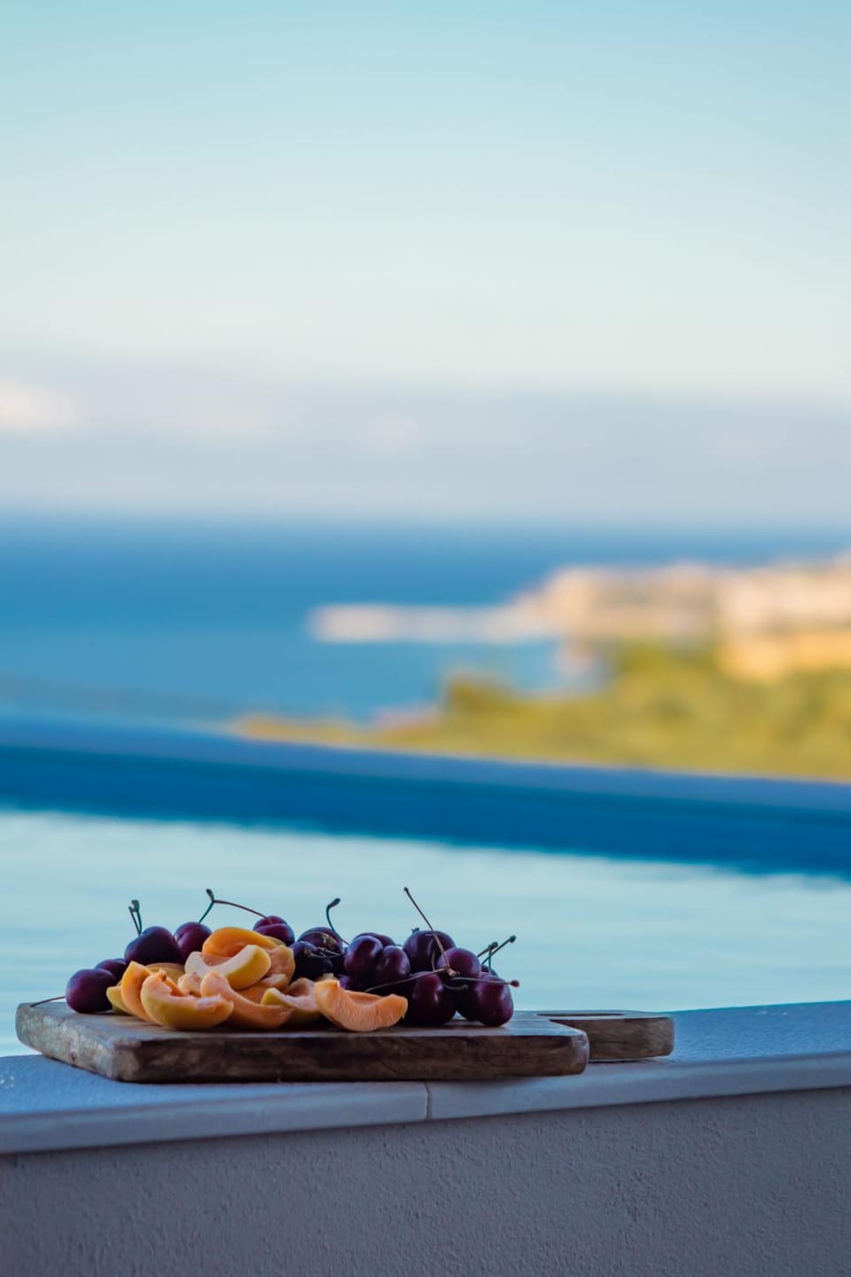 Day, Natural landscape, Food and drinks, Food, Sea view, Swimming pool