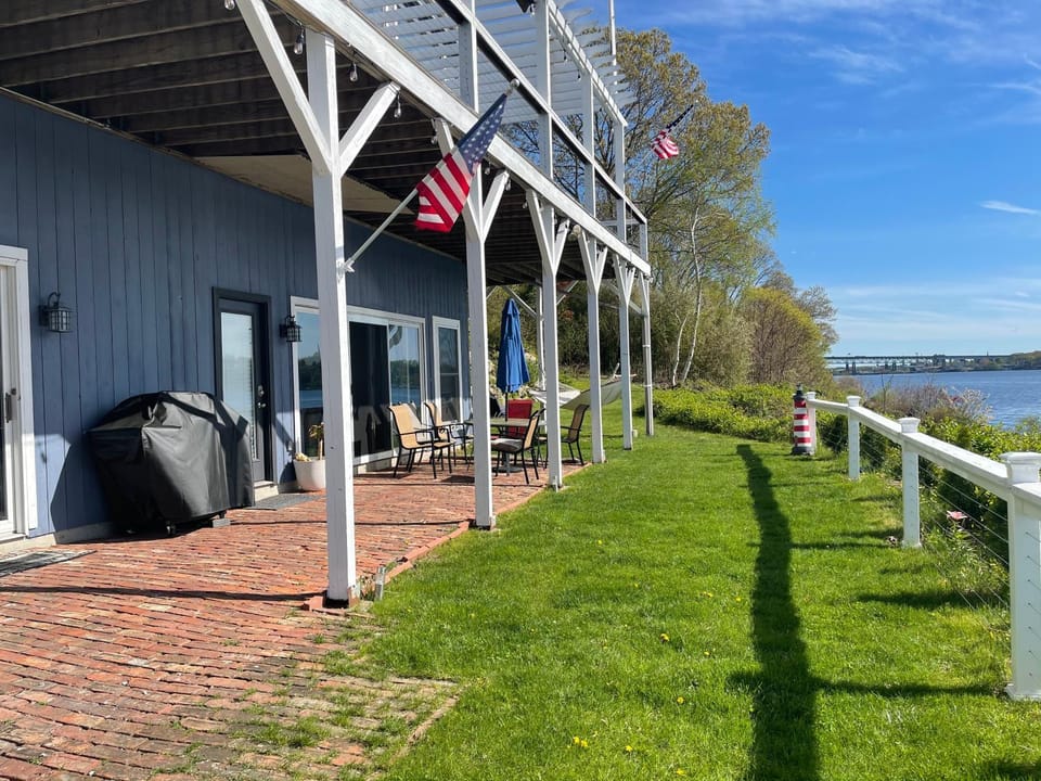 Spring, Day, BBQ facilities, River view