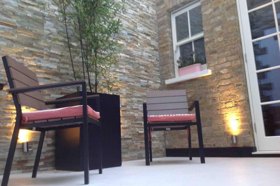 Stylish large cool 3 bed 3 bath Marylebone +AC Apartment in City of Westminster