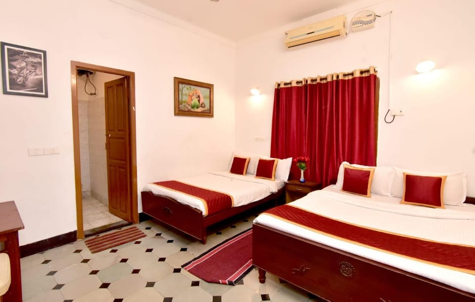 Bed, Photo of the whole room, Bedroom, air conditioner