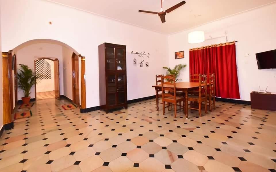 TV and multimedia, Seating area, Dining area, Breakfast