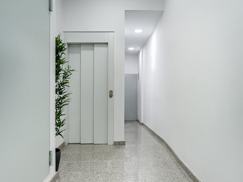 Property building, Facade/entrance