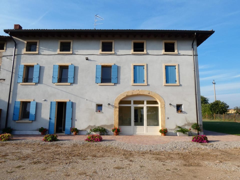 Property building, Facade/entrance